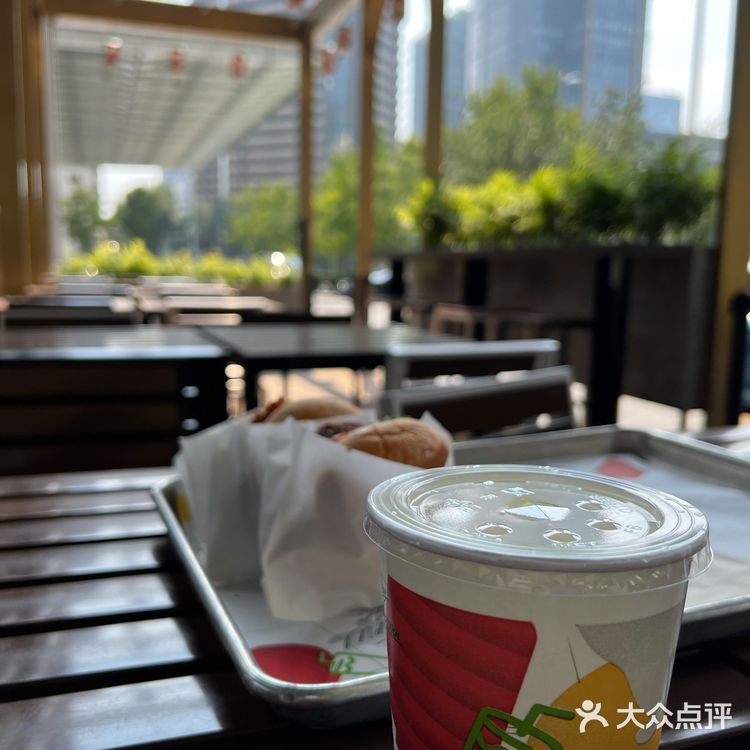 奶昔汉堡选酒全部轻松自在～