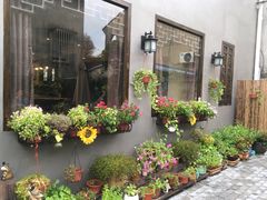 -小草屋轰趴馆别墅派对新场团建家庭聚会