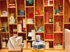 -新华里咖啡书吧(新华书店小寨店)