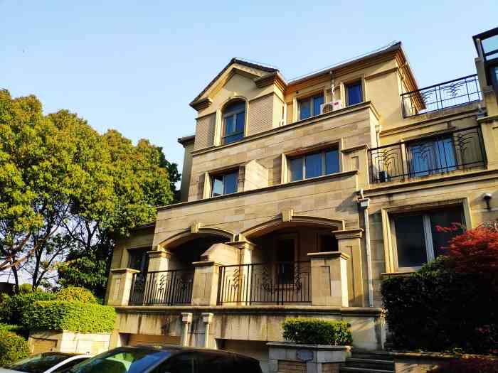 久事西郊名墅-"比较陈旧的别墅93小区,毗邻国际会展中心.