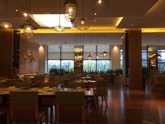 -华邑酒店·鲜艳全日自助餐厅