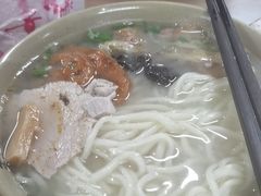 -亮亮面馆(经六路店)
