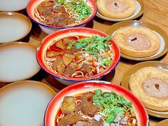 -楚东君•襄阳牛肉面牛杂煲(陆家嘴正大店)