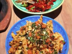 -包整·丝娃娃(一览甲秀楼风景店)