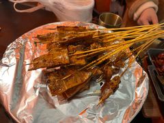 -何师烧烤Pro ·江湖川菜·小龙虾·精酿啤酒(太古里旗舰店)