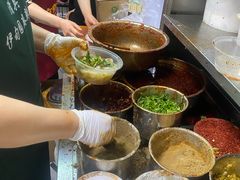 -哈海英麻辣烫(中华西路步行街店)