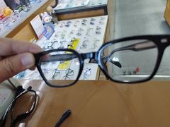 -罗伯特眼镜·蔡司官方授权(罗湖国贸店)