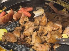 -山野的朋友露营炭火烤肉