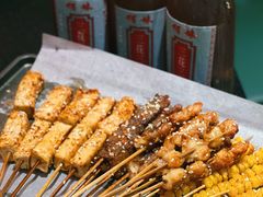 -何妹湿辣牛肉·粤式烧烤砂煲(桂雅路店)