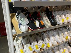 -荟品仓(青浦城市奥莱店)