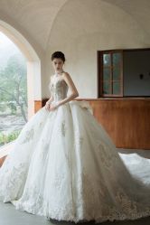 -艾米丽婚纱礼服