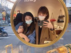 -LADY FAFA(巨鹿路陕西南路路口店)