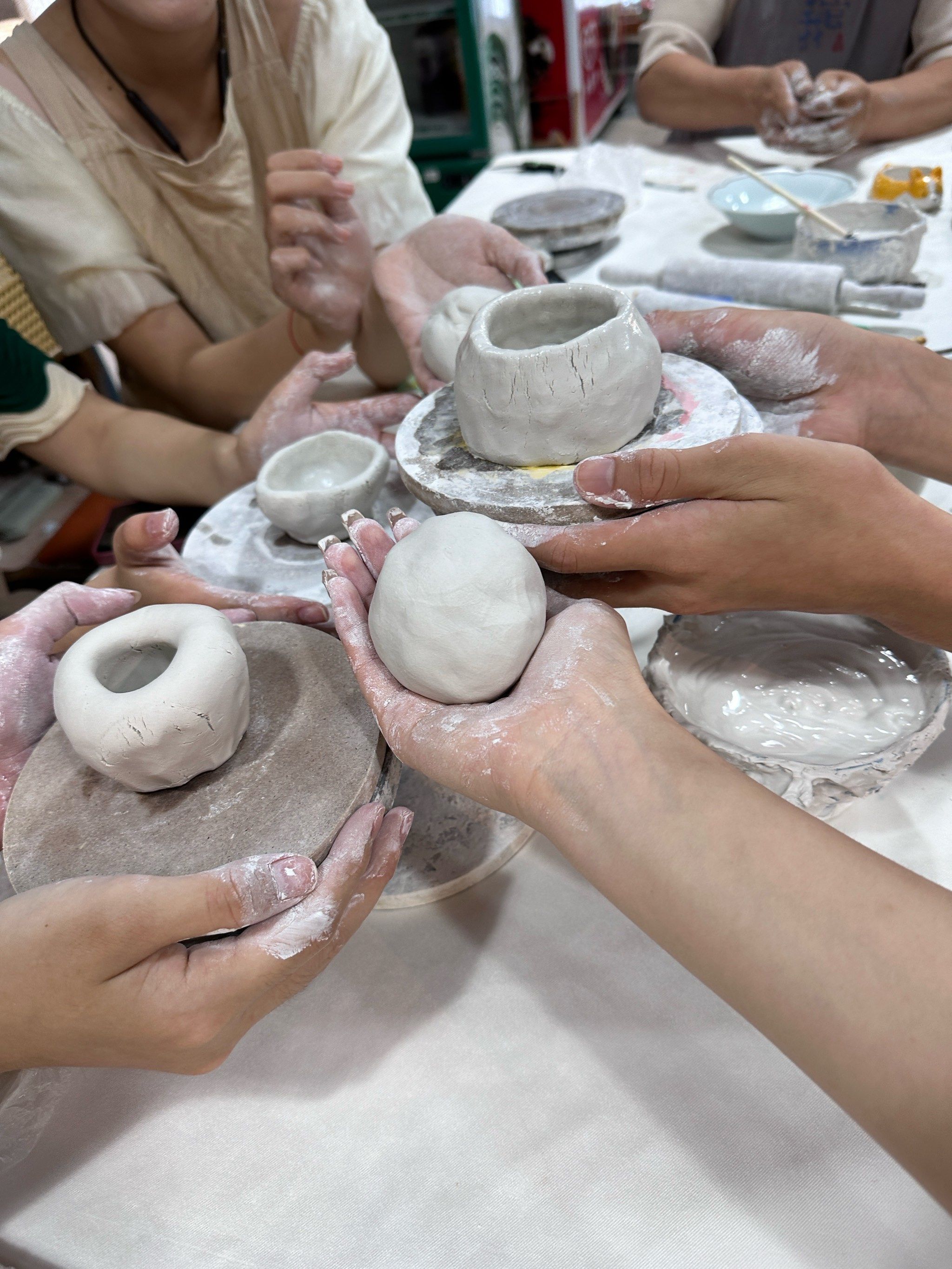 做陶瓷的过程非常开心 推荐推荐苏州的宝宝们都可以来玩