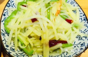 Spicy and Sour Potato Shreds