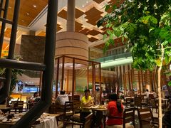 大堂-松山湖凯悦酒店·Café自助餐厅·周末火舞秀表演