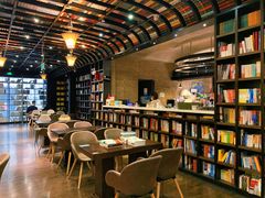 -钟书阁(松江泰晤士小镇店)