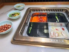 -巴渝瓦肆重庆鲜火锅(宝龙环湖店)