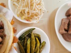 免费咸菜-闫家驴肉老店(华电一校店)