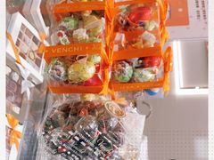 -VENCHI 闻绮(上海佛罗伦萨小镇店)