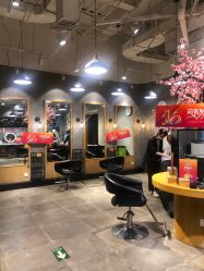 -时尚殿堂明星门店