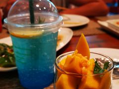 -Chom Cafe and Restaurant