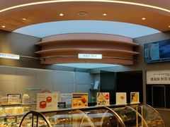 面包甜点陈列柜-巴黎优朵烘焙馆(菱角湖壹号店)