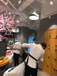 -时尚殿堂明星门店
