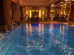 -浅深休闲酒店-停车场