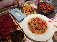 -肥肥虾庄·金牌油焖大虾(汉街SKP店)