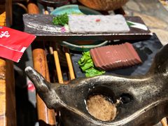 -老牌坊云南鱼豆花火锅(爱建店)