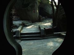 -石峰岩寺