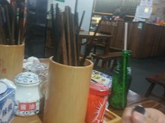 -裕新楼粉面馆·石磨手工粉(四方坪店)