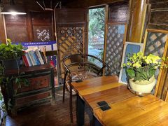 -蓝壁虎咖啡酒馆