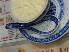 -广信牛奶甜品世家(台东店)