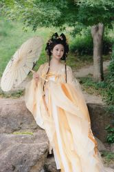 -一揽芳华汉服旗袍体验馆(拙政园店)