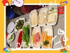 -海底捞火锅(曹安公路店)