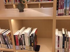 -漕河泾街道图书馆(漕河泾社区文化活动中心店)