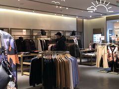 -URBAN REVIVO(济南领秀城贵和购物中心店)