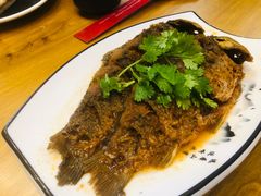 酥鲫鱼-毛毛熏肉•东北菜老字号(大安街店)