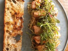 烤三文鱼沙拉-O'mills Sourdough Bakery&Bistro(永嘉路店)