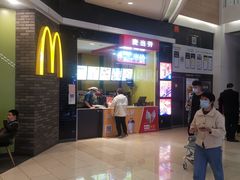 等位区-麦当劳(龙湖北京大兴天街店)
