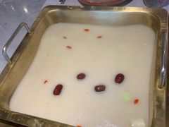 -尚尚仙·酸汤猪手·猪肚鸡火锅(华联万柳购物中心店)