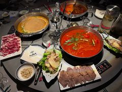 -伴山牛贵州黄牛肉火锅·苗疆非遗艺术餐厅(上海首店)
