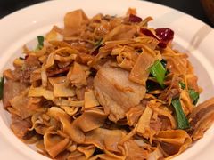 腊肉炒野笋-在莲野·湖北民间菜·头牌松滋鸡(光谷步行街店)