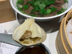 蟹膏小笼包-馋三尺蟹粉小笼(人民广场店)