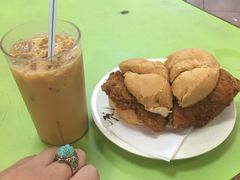 猪扒包-胜利茶餐室