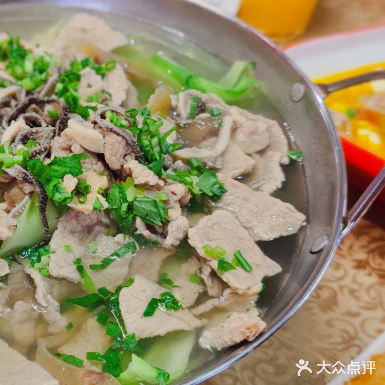 排队2小时也要吃的跷脚牛肉！值得N刷！