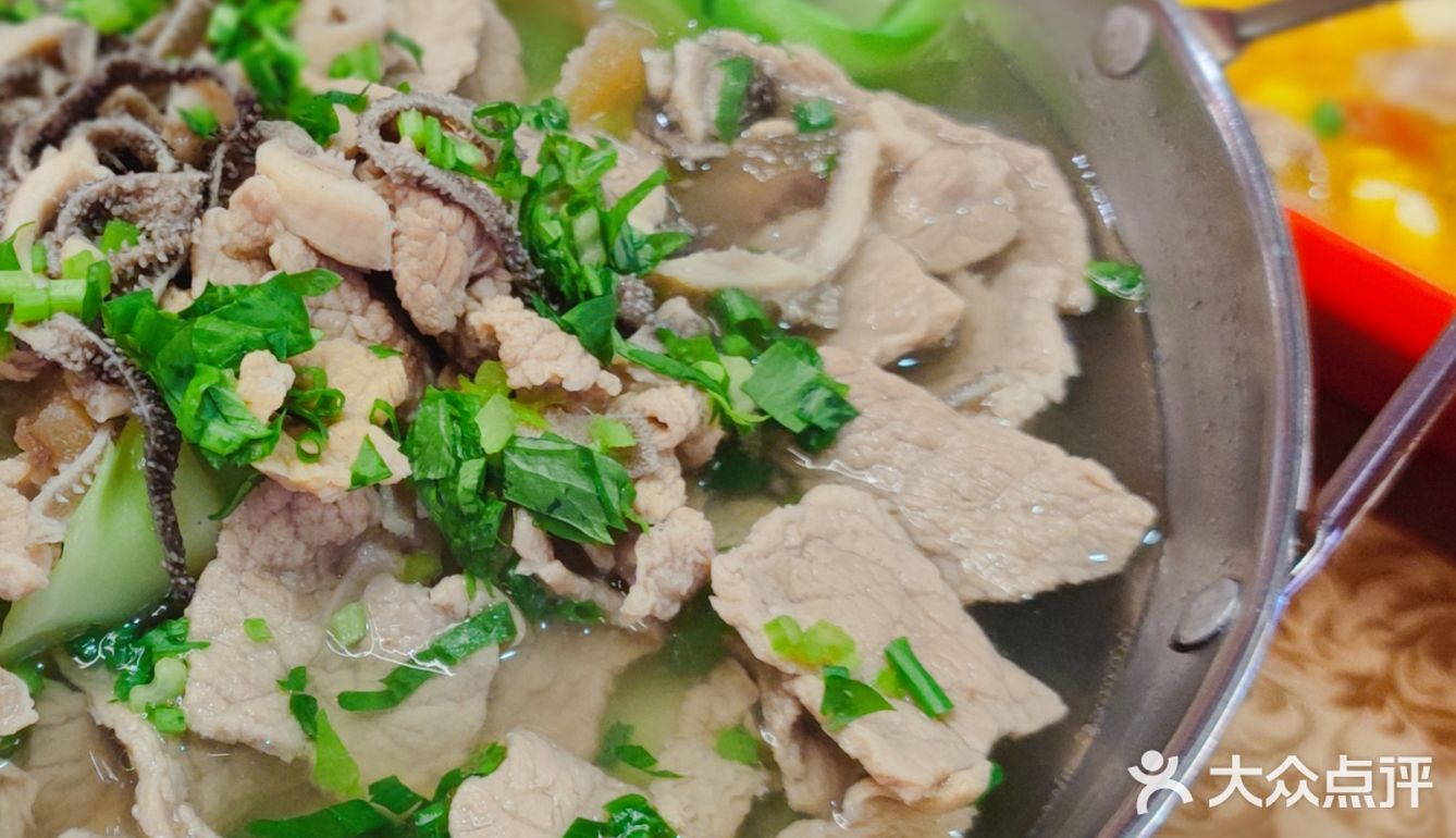 排队2小时也要吃的跷脚牛肉！值得N刷！