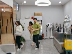 -藤野造型烫染·漂发