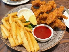 香炸鸡翅配薯条-Money Shops(愚园路店)